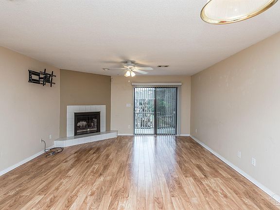 4th image of 918 Brookside Ct