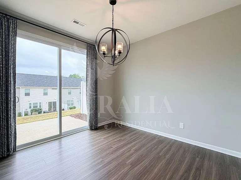 111 Lennei Ln — Photo 13