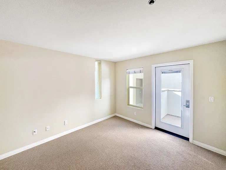 924 Hornblend St #101 — Photo 13