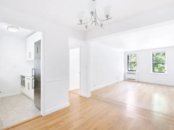 350 East 54th Street image 1 of 5