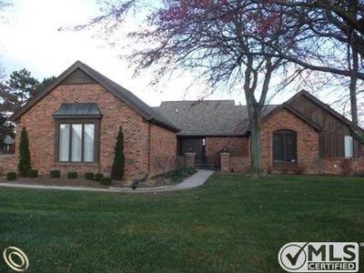 36585 Valley Ridge Dr, Farmington Hills, MI, 48331