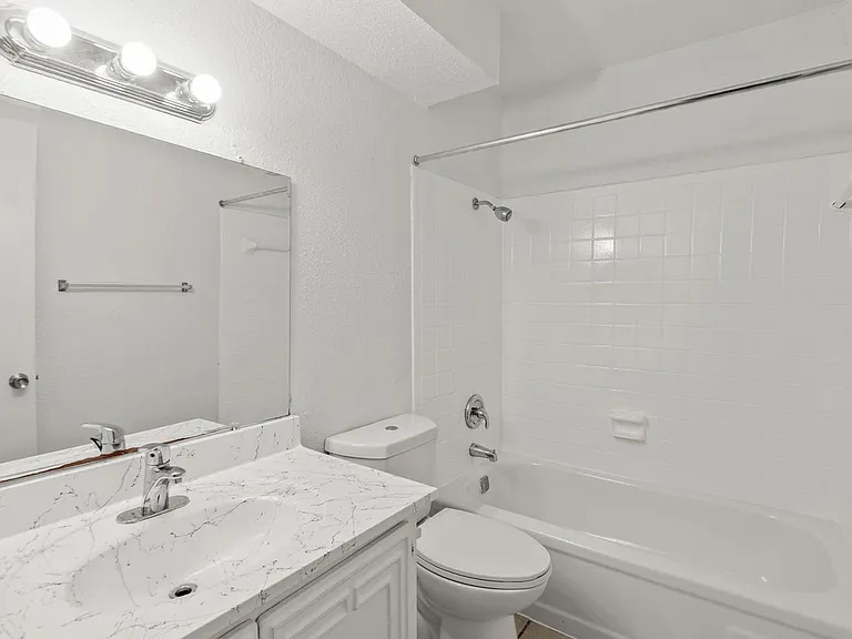 Villas at Mueller — Photo 35