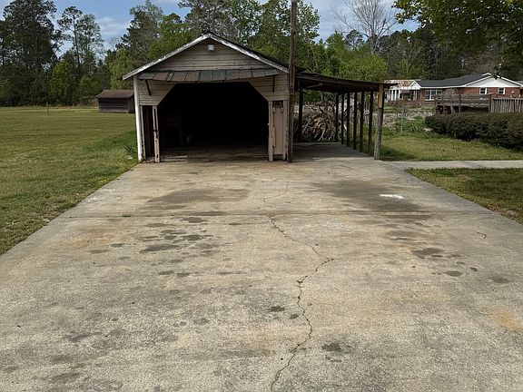 15th image of 117 N Railroad Ave