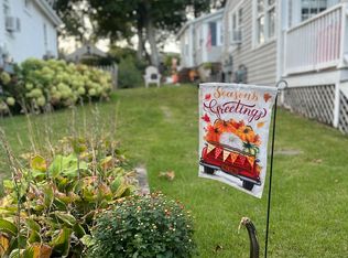 15 Riverside Dr, Onset, MA 02558