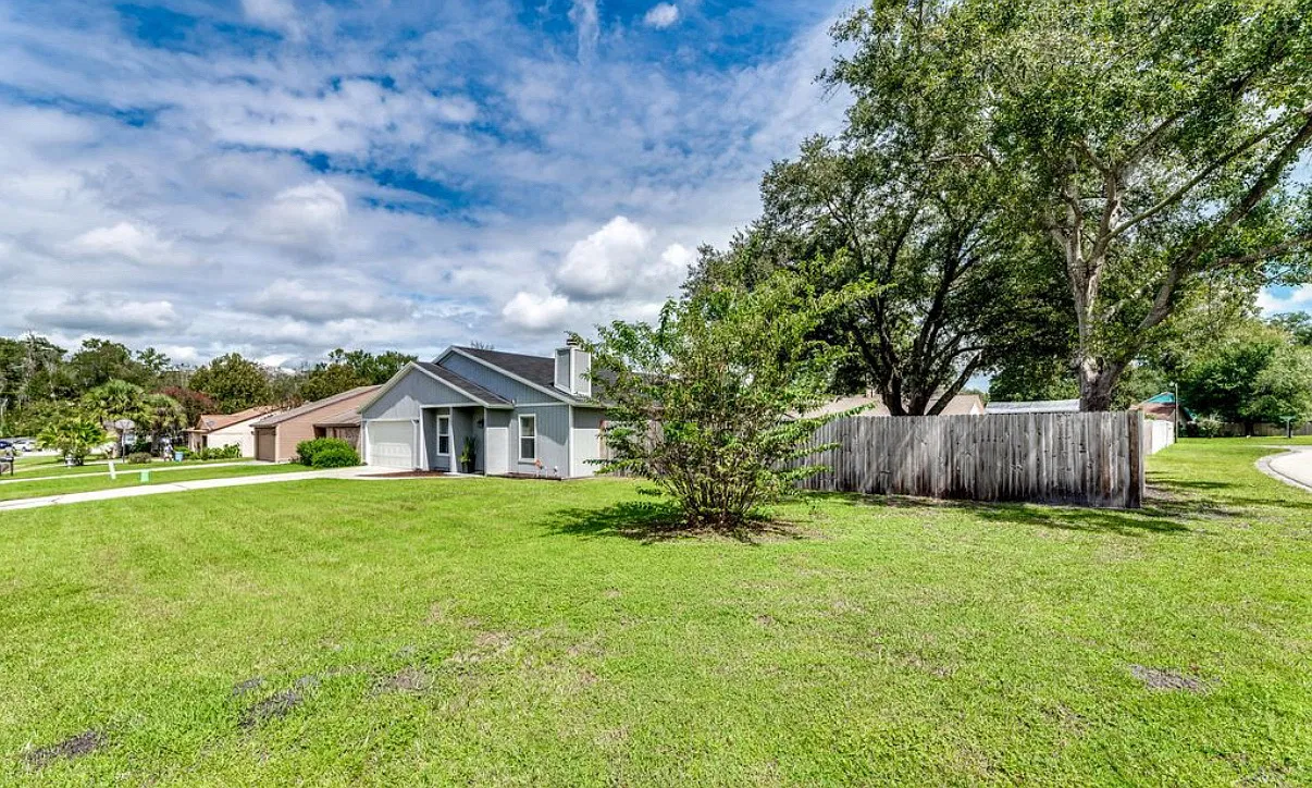 589 Arthur Middleton Cir — Photo 1