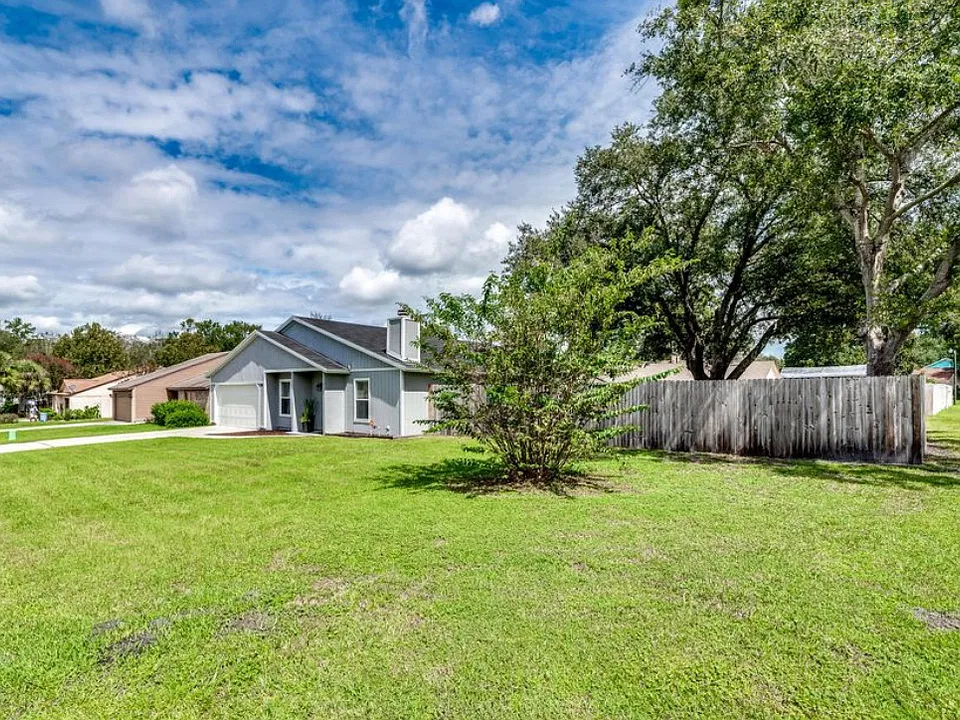 589 Arthur Middleton Cir