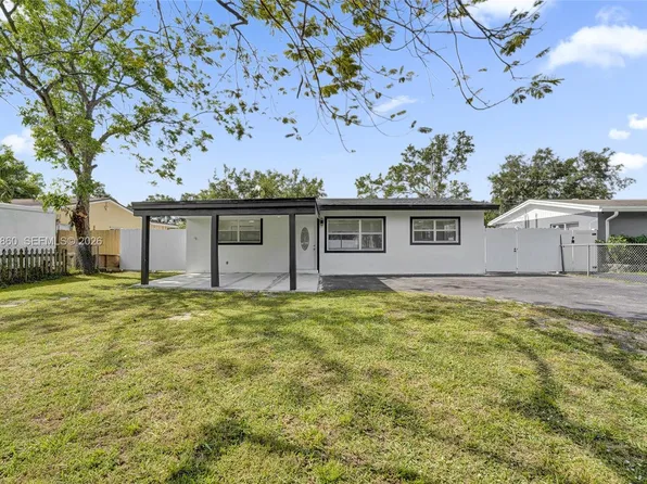 6442 Oak St, Hollywood, FL 33024