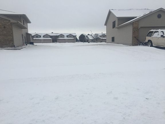 2nd image of 2961 Diamond Dr