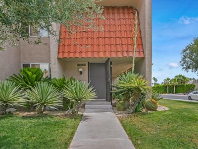 2120 N Indian Canyon Dr UNIT F, Palm Springs, CA, 92262