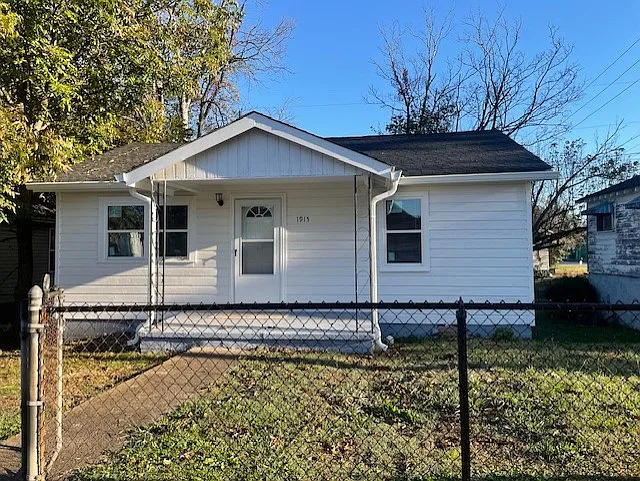 2 bed, 757 sqft, $1,095 — Photo 1