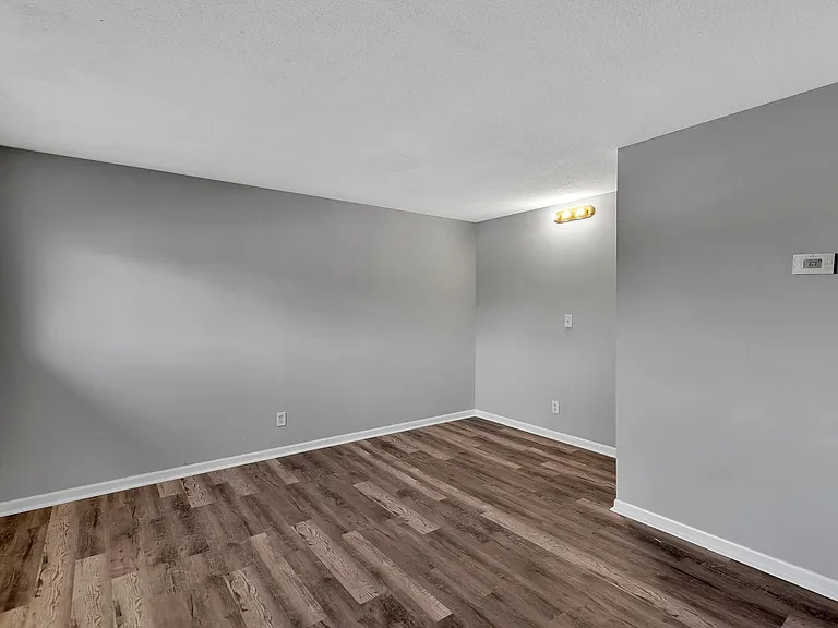 Barat Ave Apartments — Photo 7