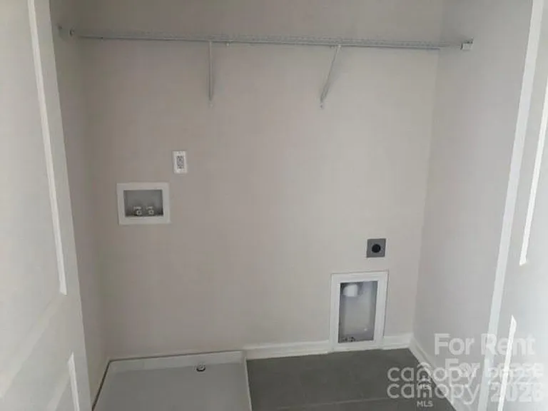 8171 Sheffield Dr — Photo 13