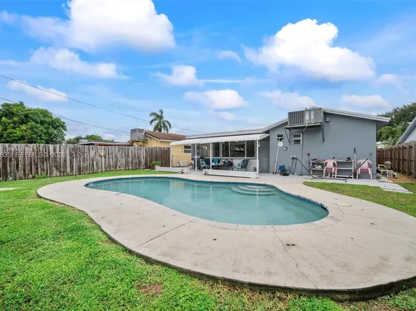 540 S Rainbow Dr, Hollywood, FL 33021