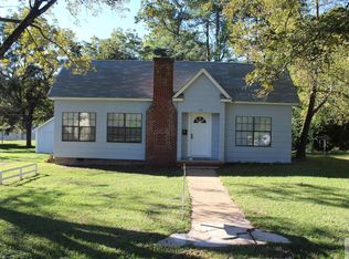 715 E 5th St, Hope, AR 71801