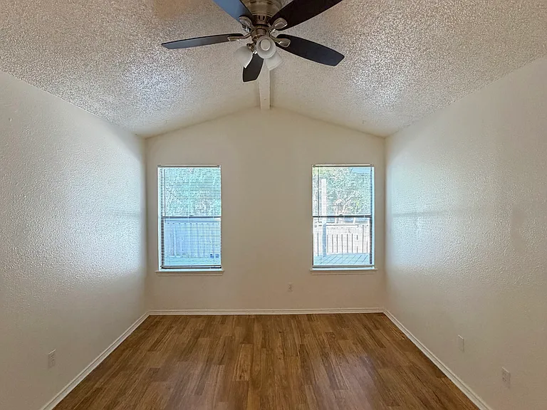 12021 Shady Springs Rd — Photo 20