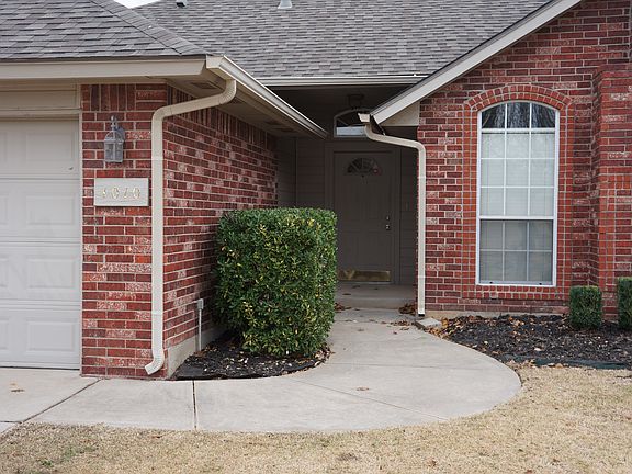 2nd image of 1010 Melisa Dr