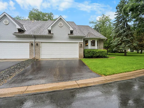 2751 Rivers Bluff Ln, Anoka, MN 55303