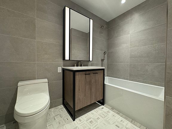 5th image of 218 W 103rd St #2E