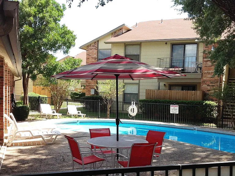 Townwood Apartments — Photo 1
