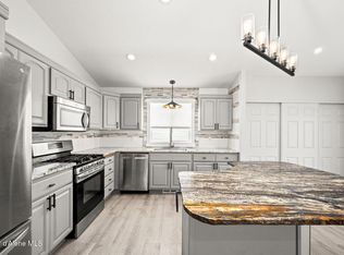 2617 W Blueberry Cir, Hayden Lake, ID 83835