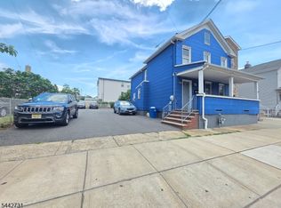 805 4Th Ave, Elizabeth City, NJ 07202
