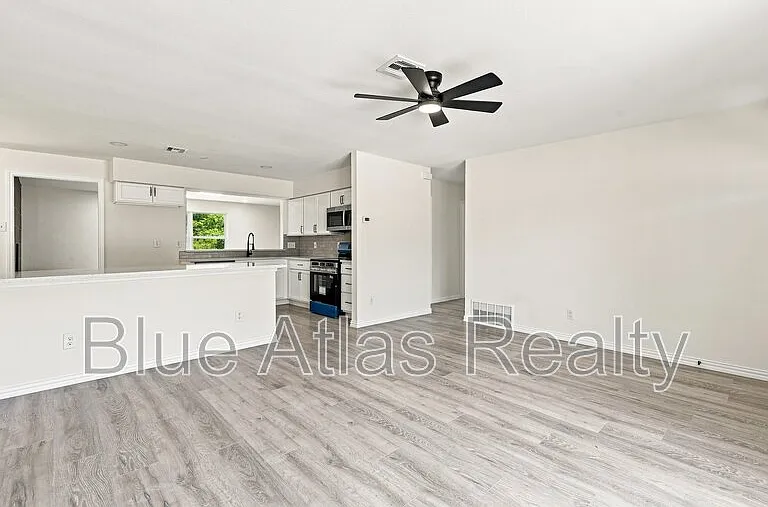 6008 Golden Gate Dr — Photo 7