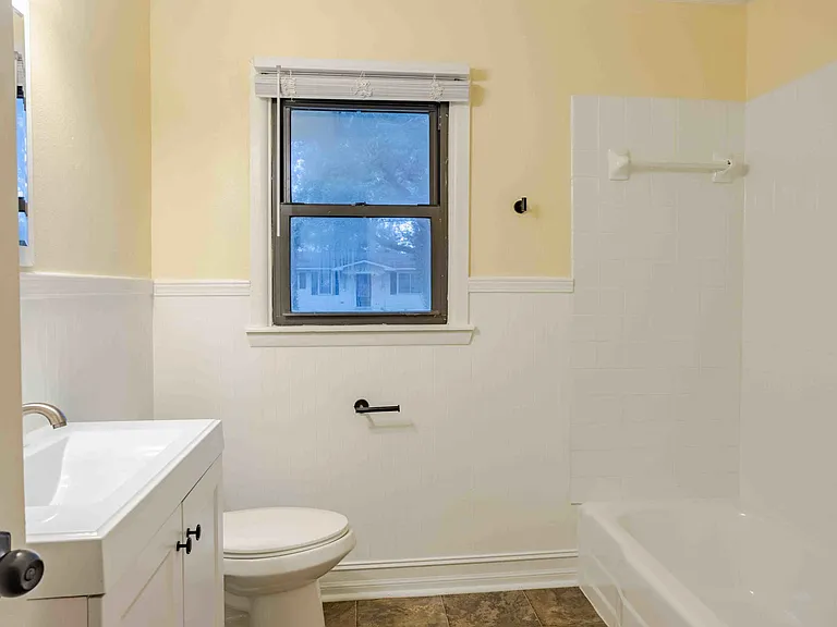 211 Lana Dr — Photo 11