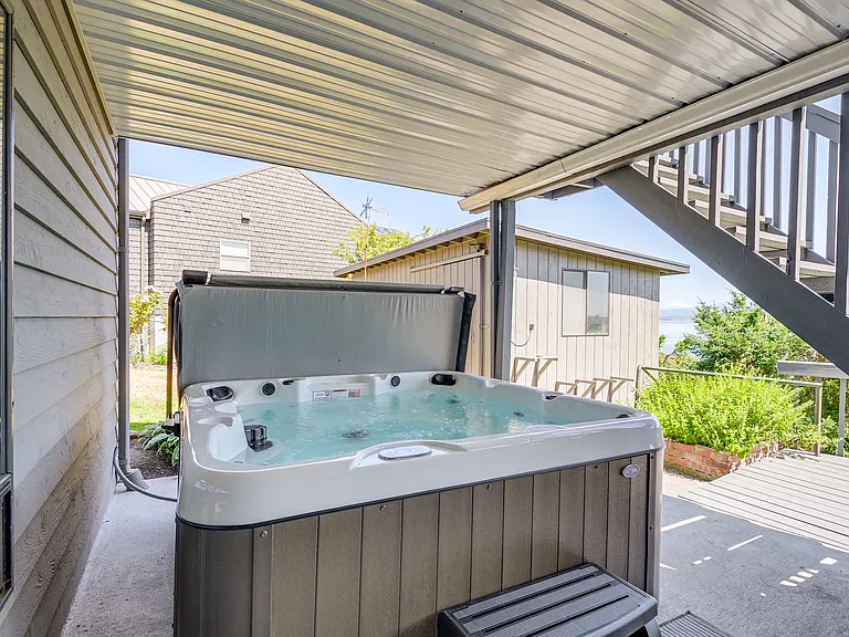 1395 Crestview Dr — Photo 28