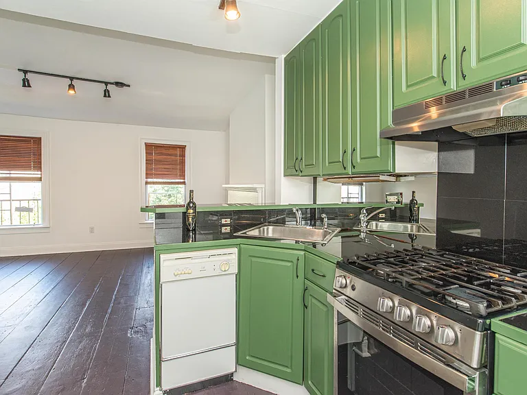 146 Sussex St #3 — Photo 10