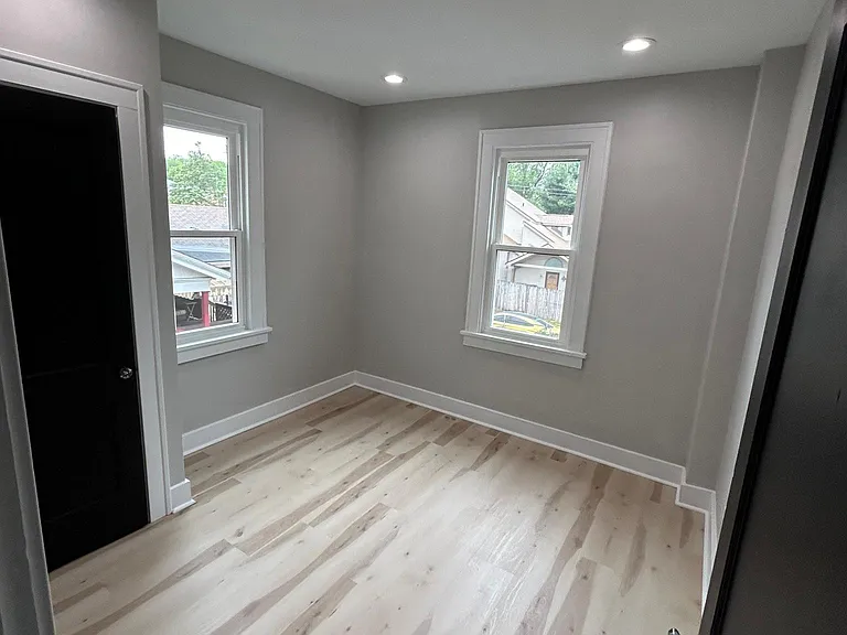 7227 Whipple St — Photo 9