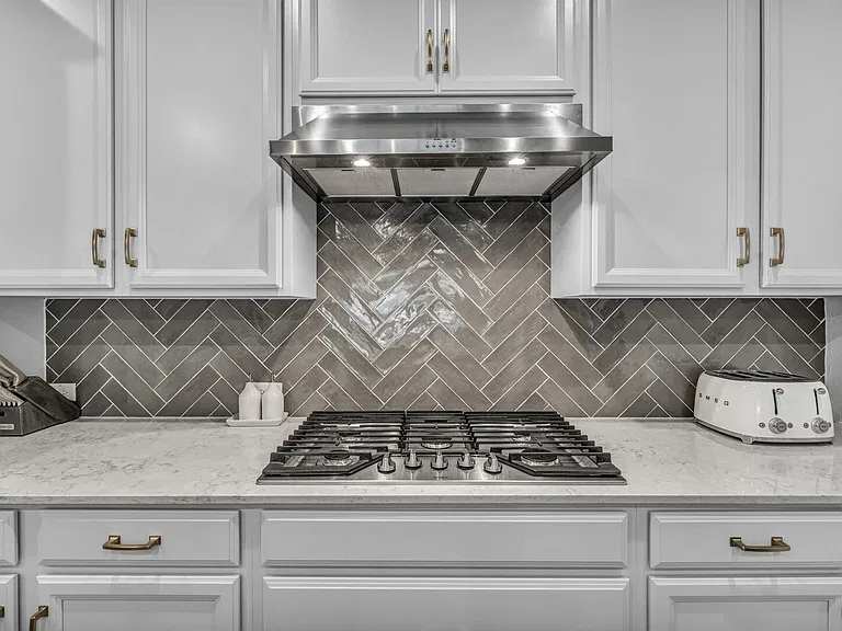 Alouette Dr — Photo 9