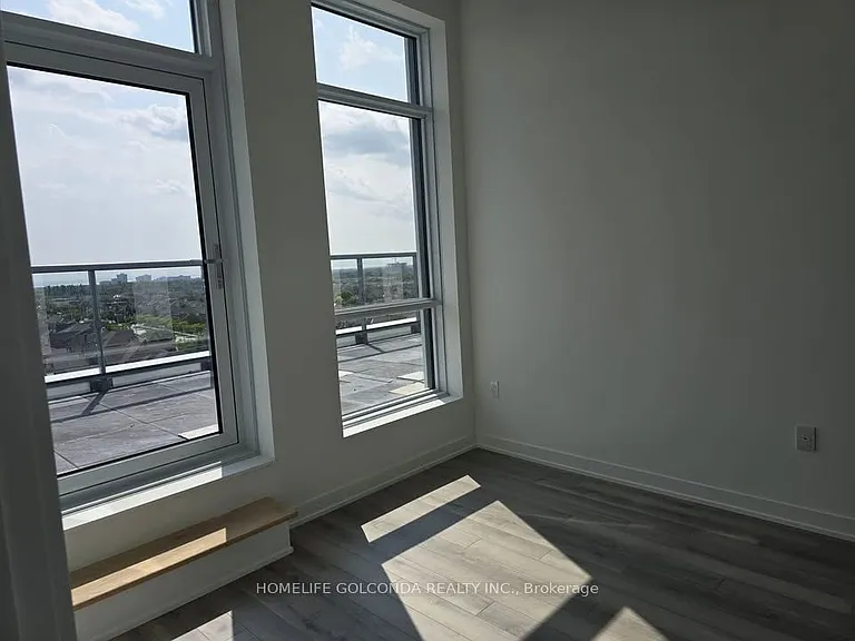 1005 Dundas St E #812 — Photo 5