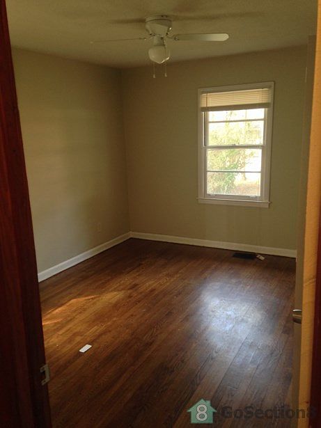 2nd image of 1916 Amesbury Dr