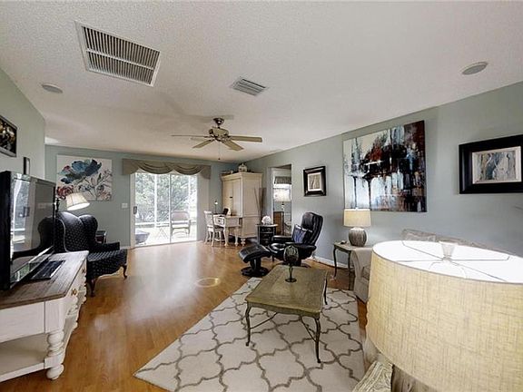 2nd image of 940 Candler Pl