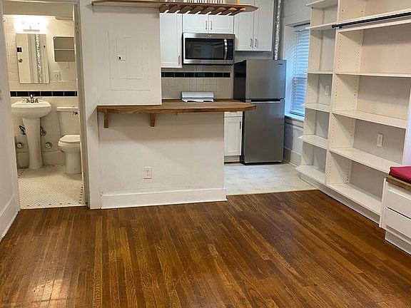 4th image of 1908 8th Ave N APT 6