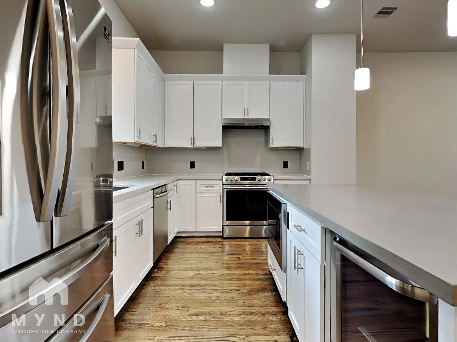 3 bed, 3.5 bath, 2080 sqft, $2,625 — Photo 3