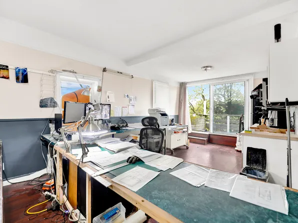 1011 Banner Avenue image 15 of 23