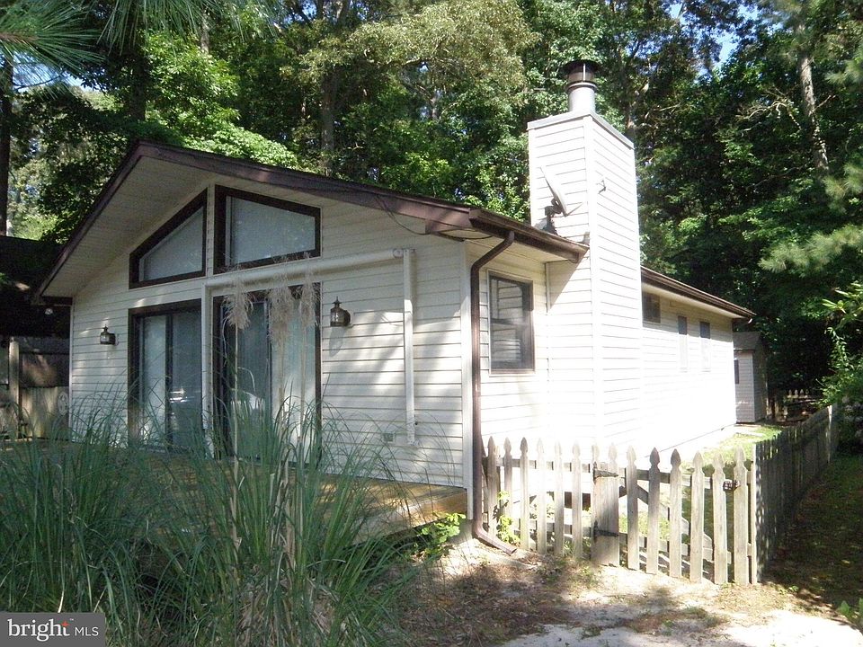 1st image of 23213 Bridgeway Dr W