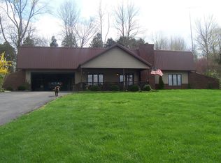 1927 E Dutch Creek Rd, Pekin, IN 47165