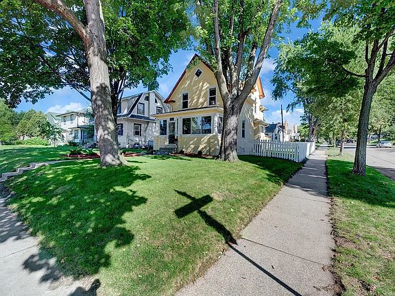 3rd image of 2025 19th Ave NE