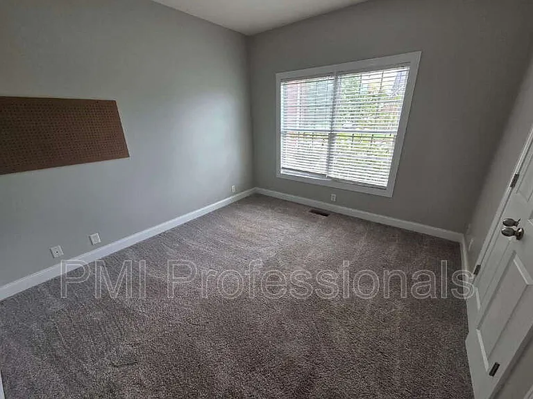 3606 Geneva Dr — Photo 7
