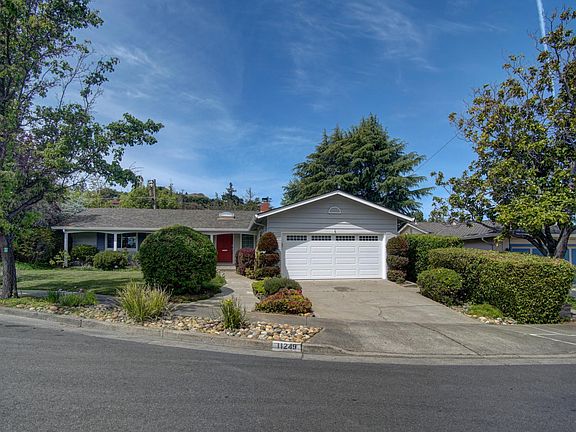 3rd image of 11249 Redondo Ct