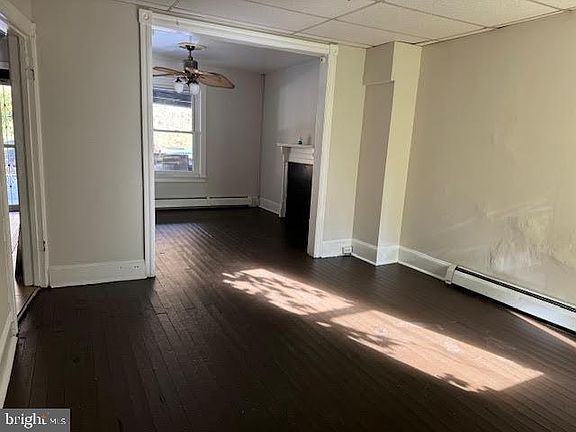5th image of 232 Fleetwood St