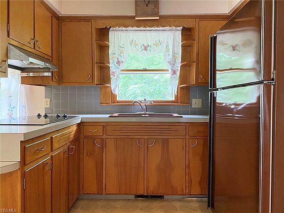 5th image of 5677 Eastview Dr