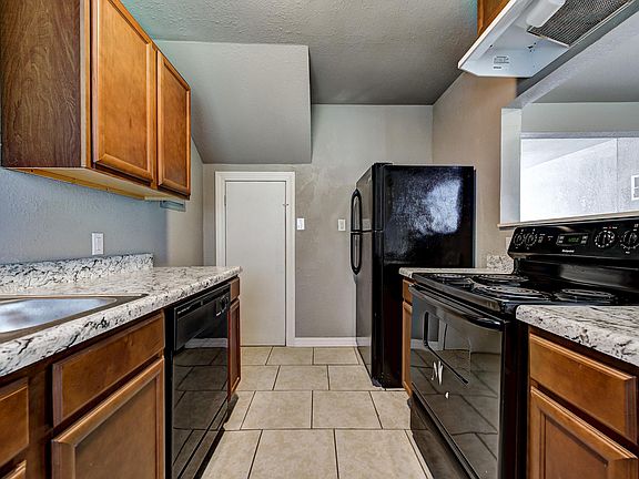 2nd image of 1921 NE 25th St APT 6