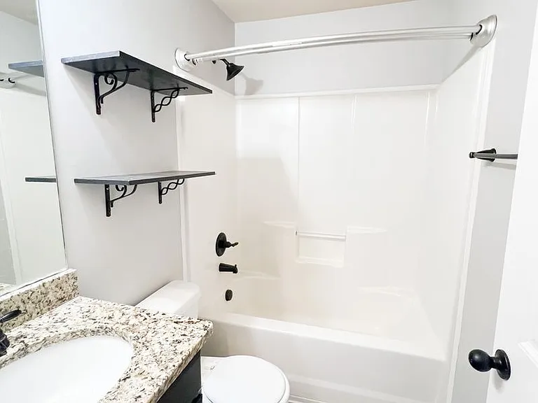 2279 McCormick Ln #B — Photo 12