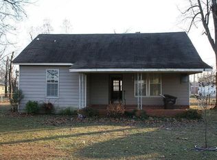 213 E College St, Bono, AR 72416