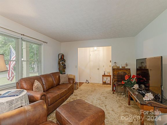 4th image of 204 Ginseng Ln