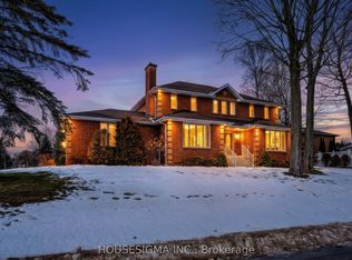 542 Rankin Cres, Kingston, ON K7M 7L4