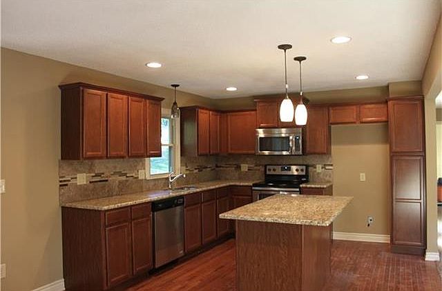 1st image of 2823 S 46th St
